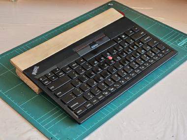An elegantly reverse-tented keyboard, a work of art and ergonomics